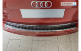 Накладка на бампер із загином та ребрами Audi Q5 чорна (графіт)