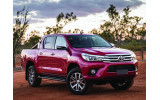 Решітка радіатора Toyota Hilux хромована