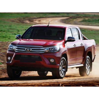 Решітка радіатора Toyota Hilux хромована