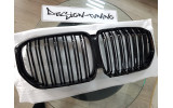 Решітка радіатора (ніздрі) BMW X5 G05 М-стиль чорна глянсова