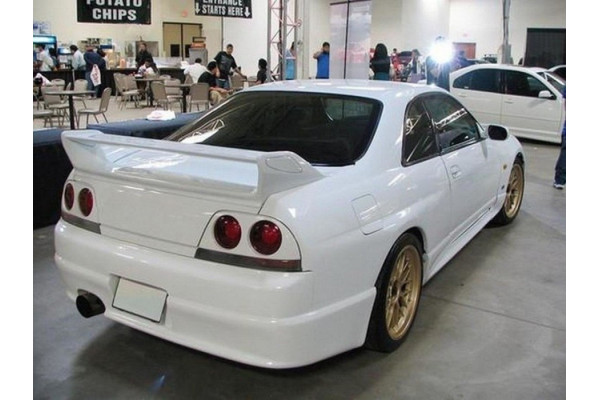 спойлер кришки багажника Nissan Skyline R33