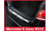 Накладка на бампер із загином та ребрами Mercedes E W212 Sedan