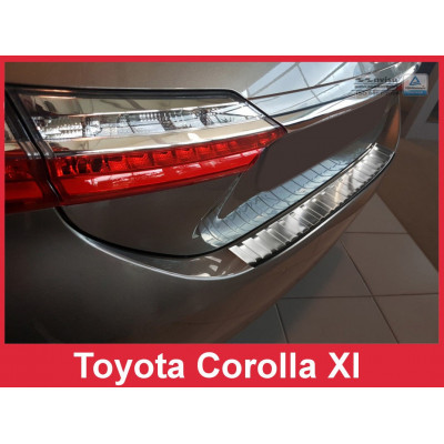 Накладка на бампер із загином та ребрами Toyota Corolla XI E160 FL Sedan