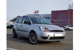 Решітка радіатора Ford Fiesta 6 чорна дорестайлінг