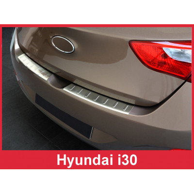 Накладка на бампер із загином та ребрами Hyundai I30