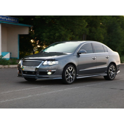 Комплект обвісу VW Passat B6 у стилі Revolt