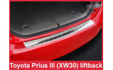 Накладка на бампер із загином та ребрами Toyota Prius III (XW30) liftback