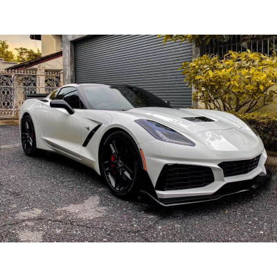 Тюнінговий передній бампер Chevrolet Corvette 2014-2019 zr1 style