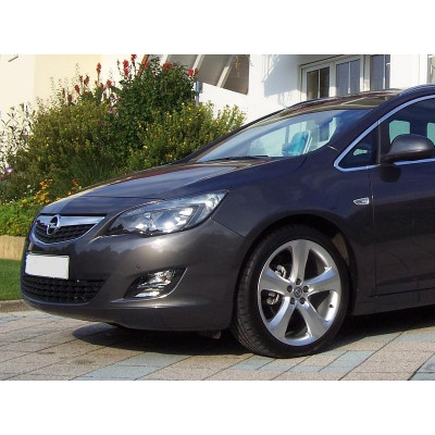 накладка (спідниця) передня Opel Astra J стиль OPC