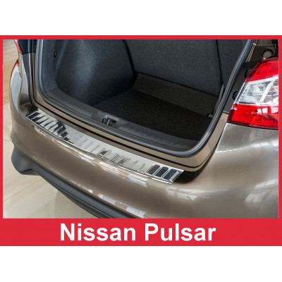 Накладка на бампер із загином та ребрами Nissan Pulsar